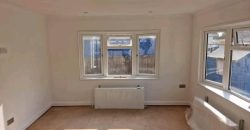 42×12 tri-axle 2 double bedrooms, 1 with built-in wardrobe. Open plan kitchen & living room, LPG Glow Worm boiler. Full bathroom with step up bath. Patio doors, one peak,