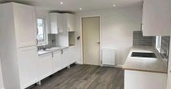 42×12 tri-axle 2 double bedrooms, 1 with built-in wardrobe. Open plan kitchen & living room, LPG Glow Worm boiler. Full bathroom with step up bath. Patio doors, one peak,